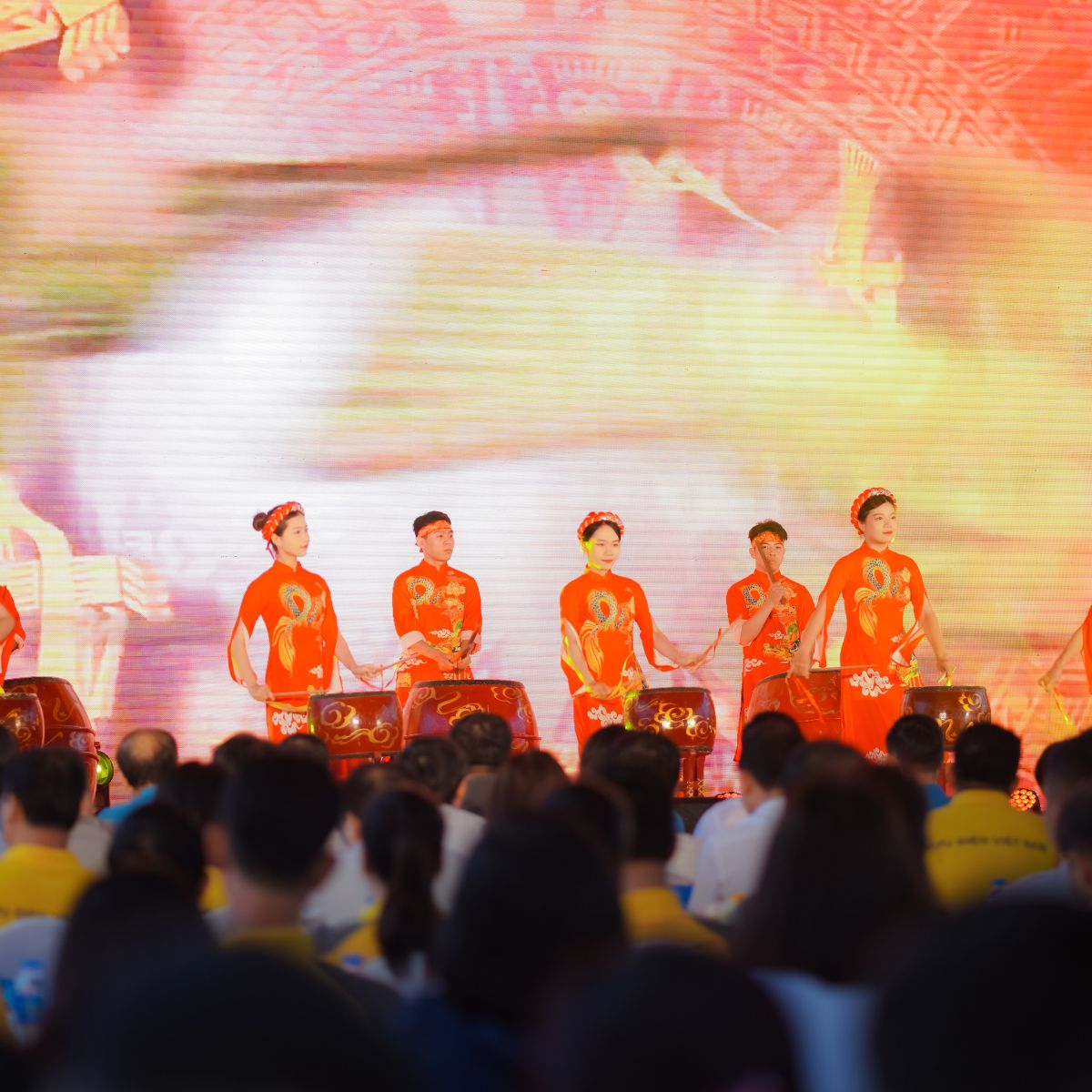 TỔ CHỨC LỄ KỶ NIỆM