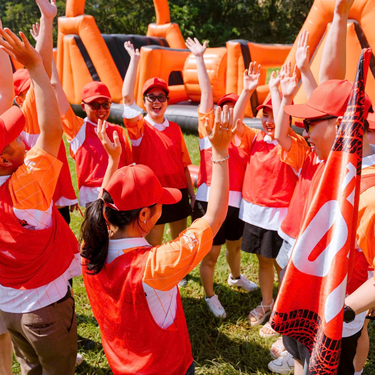 TỔ CHỨC TEAM BUILDING
