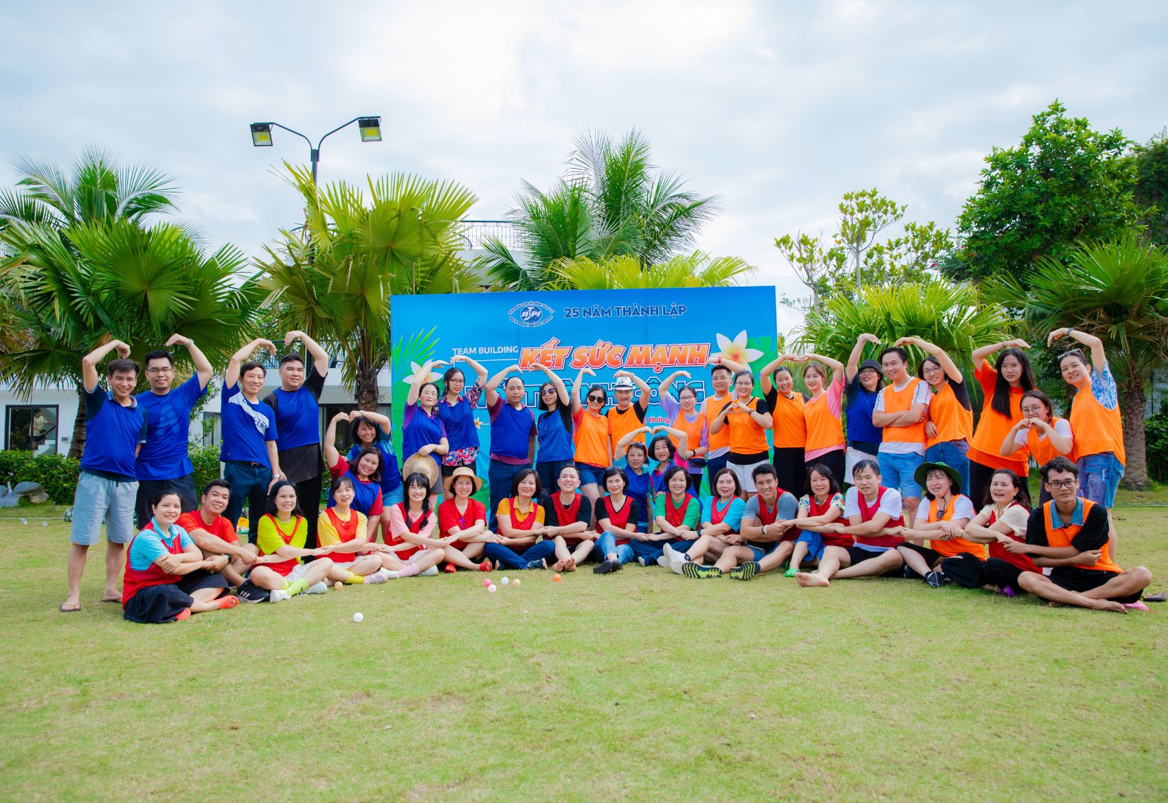 Tổ chức sự kiện Team building chuyên nghiệp với V-Lead Event.
