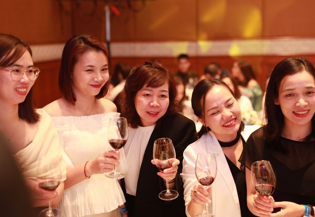 Hãy để V-Lead Event đồng hành cùng bạn tạo nên một ngày 20/10 thật đặc biệt