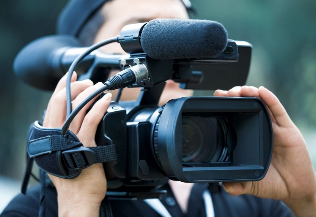 Đội ngũ media chuyên nghiệp sẽ ghi lại toàn bộ khoảnh khắc quan trọng của sự kiện - tổ chức lễ khởi công động thổ