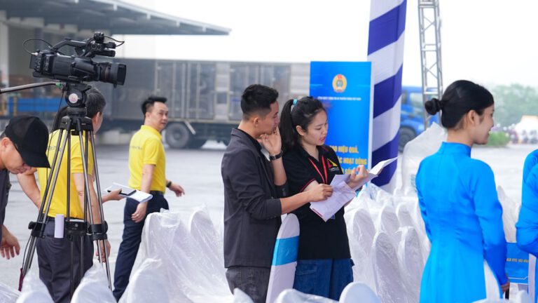 Dự toán kinh phí tổ chức sự kiện, đảm bảo mỗi khoản chi phí được phân bổ hợp lý