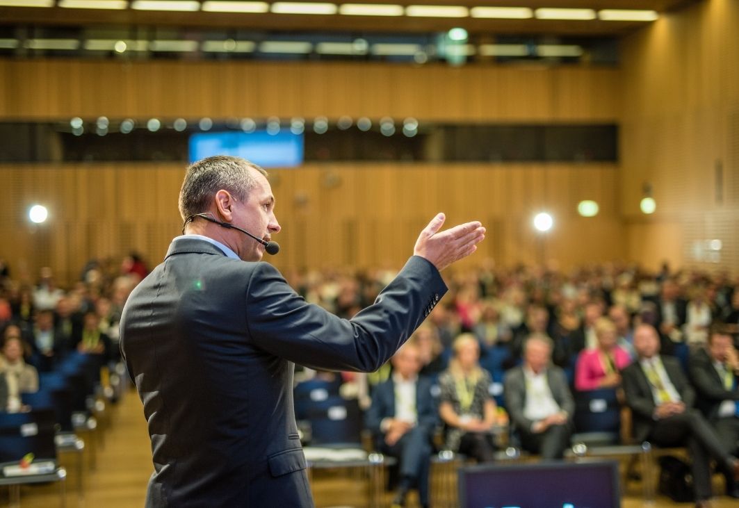 Setting clear objectives allows you to build an appropriate plan, thereby optimizing the effectiveness of the event - organizing a travel event