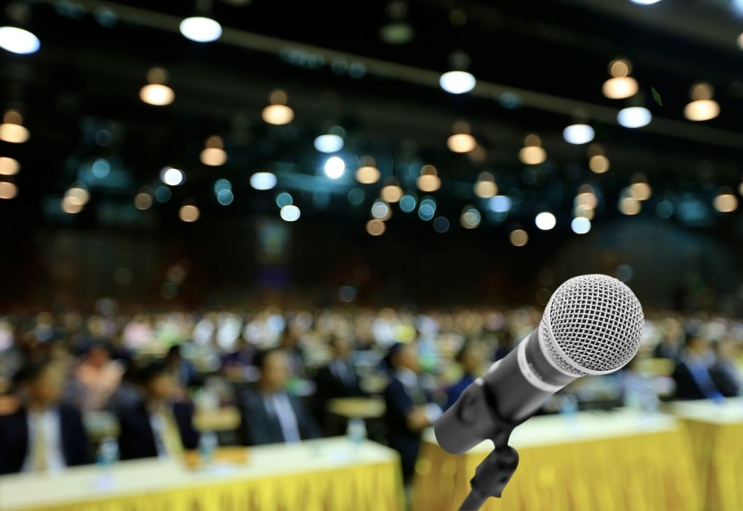 Make sure each day of the event offers a well-balanced combination of learning and entertainment. - organizing a travel event