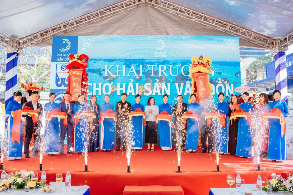 LỄ KHAI TRƯƠNG CHỢ HẢI SẢN VÂN ĐỒN TẠI HÀ NỘI