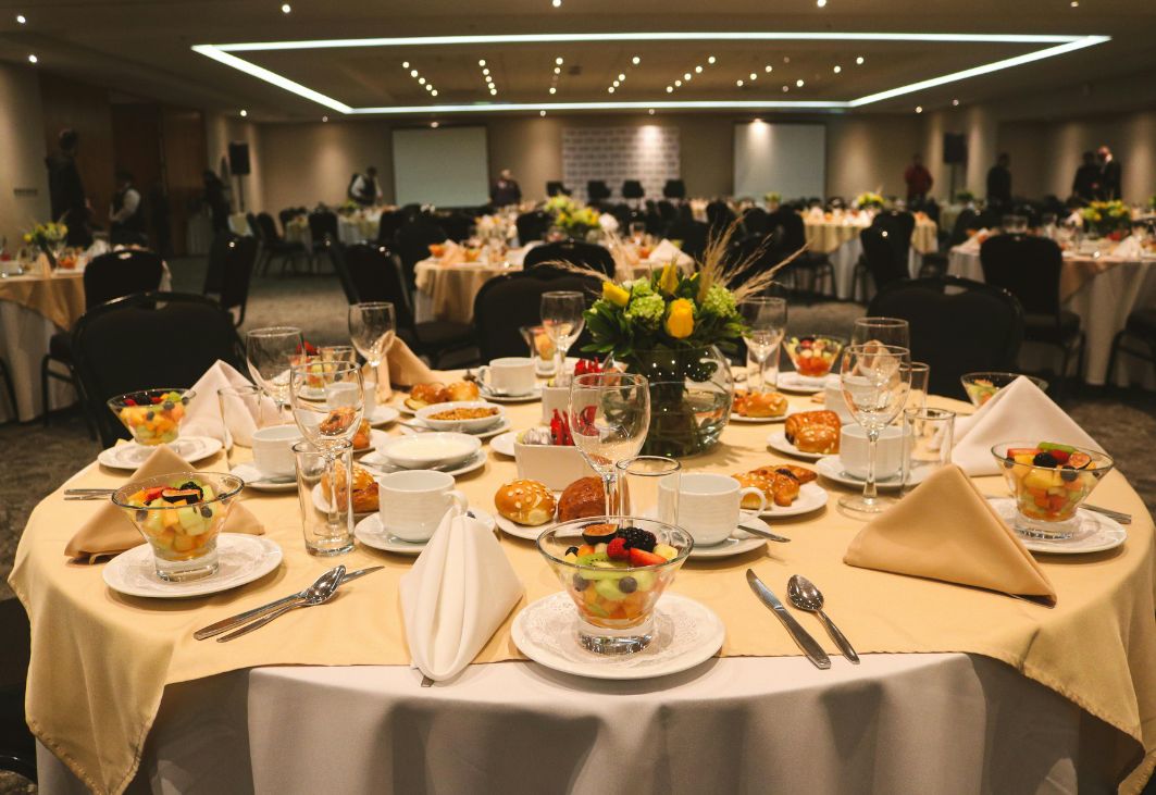 Không phải concept gala dinner ấn tượng nào cũng cần chi phí cao, quan trọng là phù hợp.