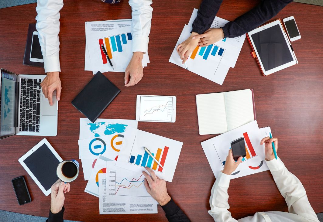 Thông qua các báo cáo thực tế, doanh nghiệp có thể điều chỉnh chiến lược kinh doanh sao cho phù hợp với biến động thị trường trong Quý III và IV.